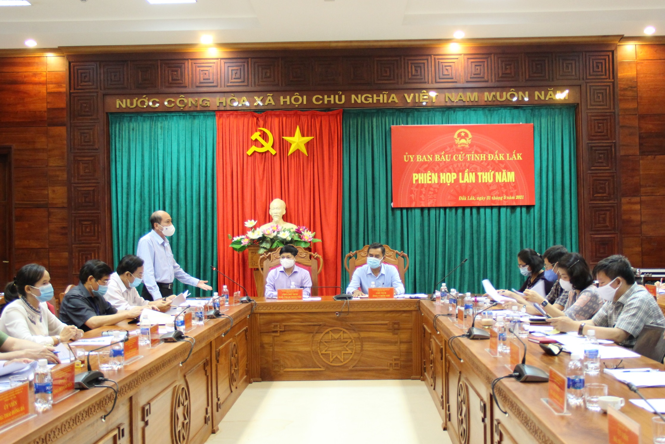 Ủy ban Bầu cử tỉnh Đắk Lắk họp phiên thứ 5