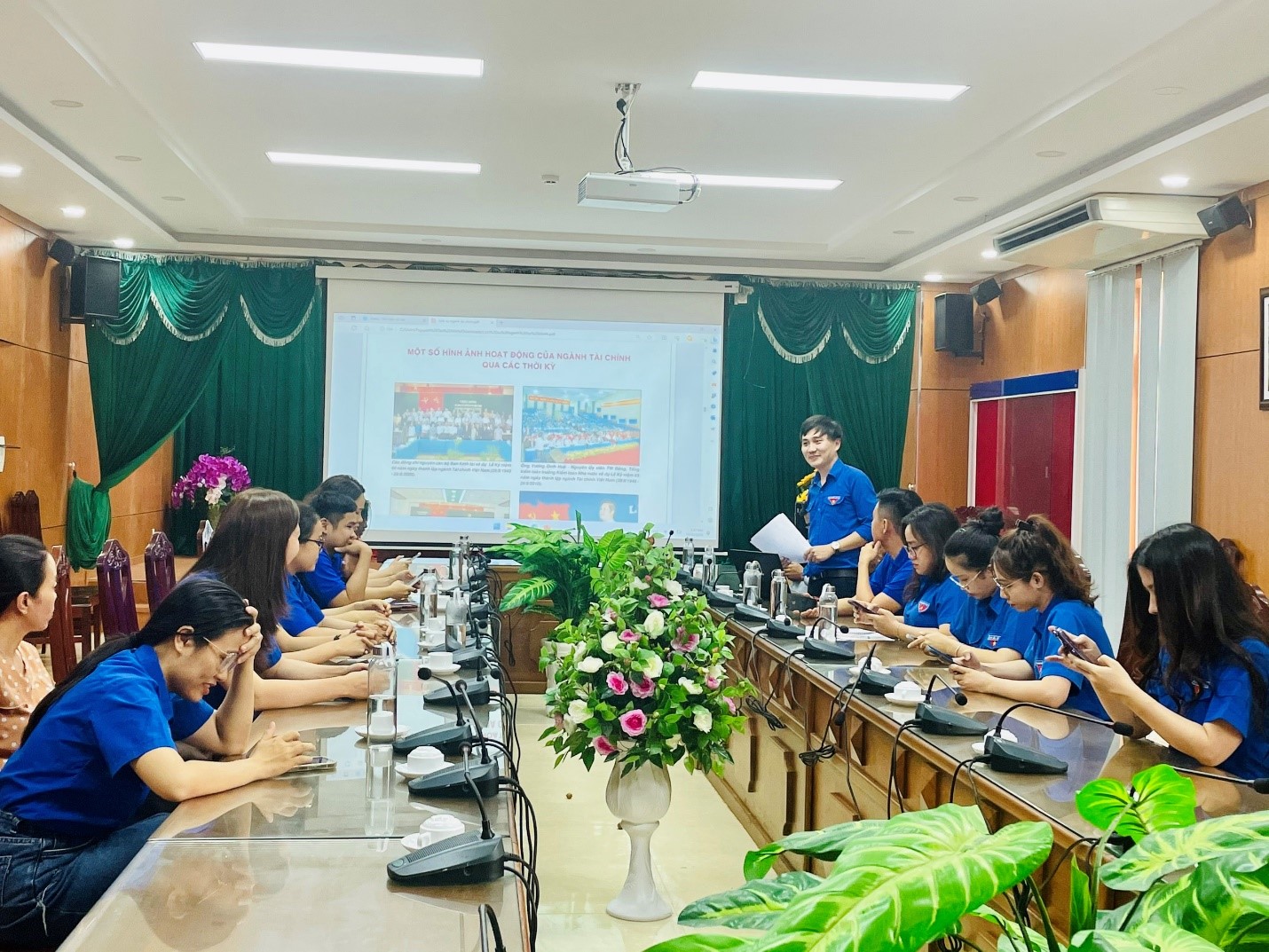 Chi đoàn Sở Tài chính tổ chức sinh hoạt chuyên đề Kỷ niệm 78 năm ngày truyền thống nghành Tài chính Việt Nam (28/8/1945-28/8/2023)
