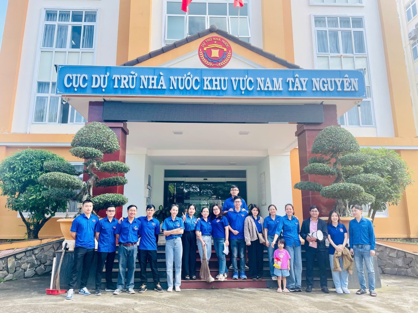 "NGÀY CHỦ NHẬT XANH" với thông điệp chung tay xây dựng môi trường xanh - sạch - đẹp