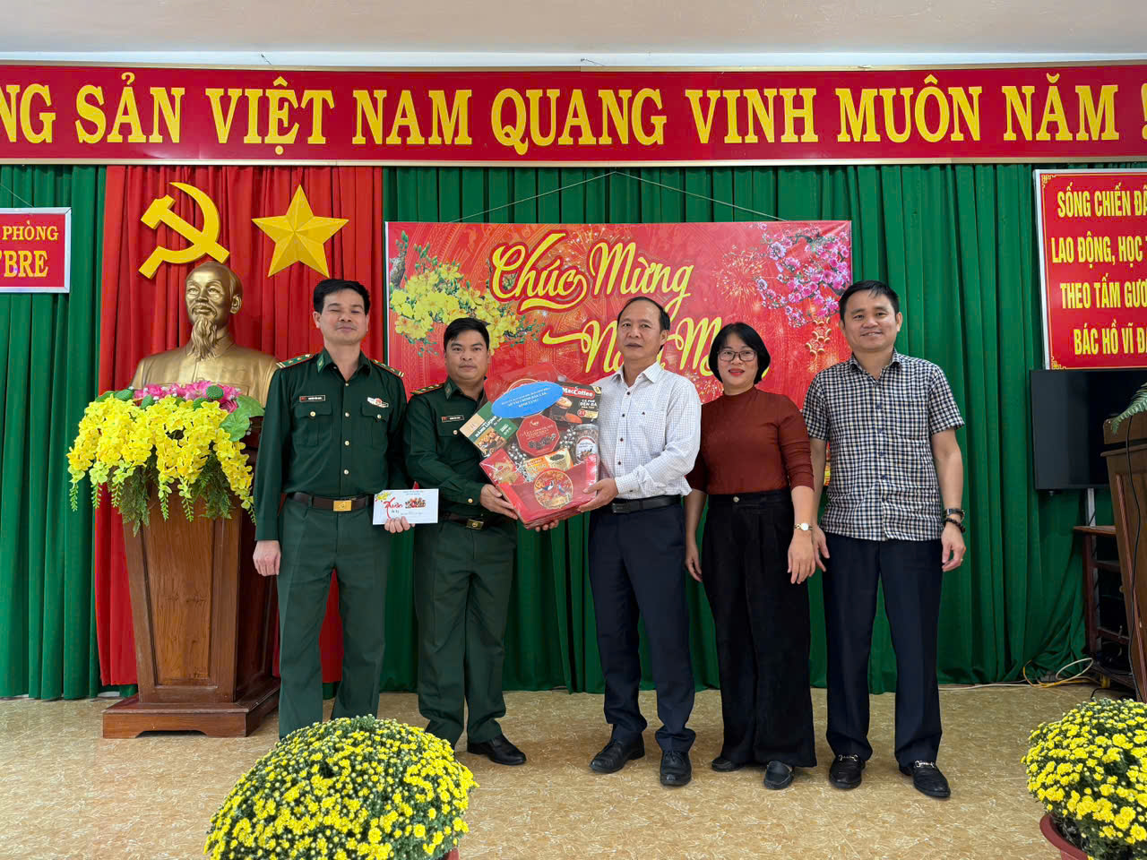 Sở Tài chính tỉnh Đắk Lắk đến thăm và chúc Tết với cán bộ, chiến sĩ Đồn Biên Phòng Yok M’Bre (Đồn 741)