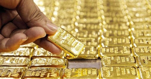 Trước sức ép thuế quan, Thủ tướng yêu cầu NHNN và Bộ Tài chính hành động khẩn