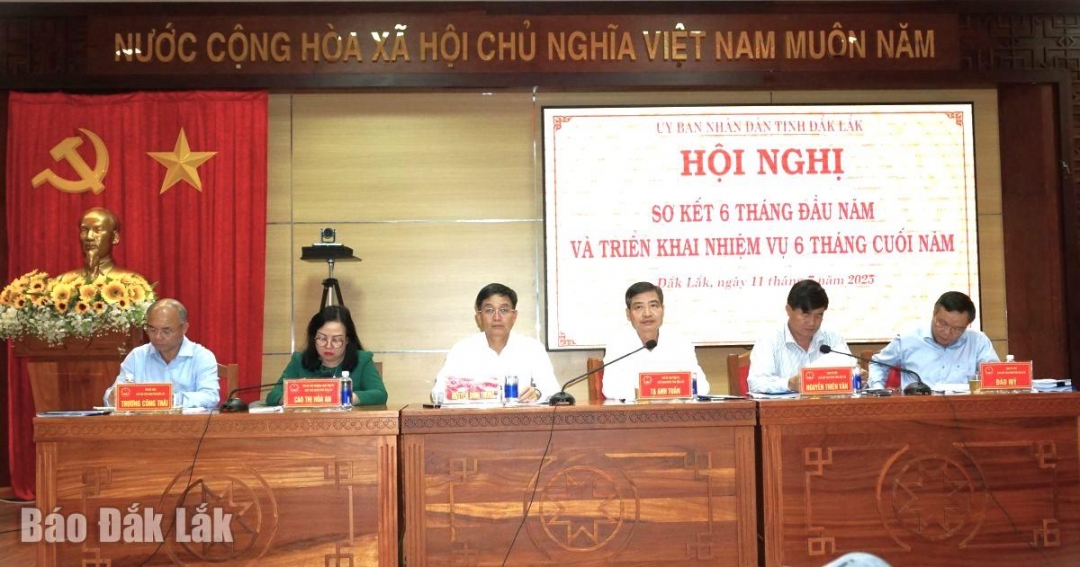 Đổi mới mạnh mẽ phương pháp chỉ đạo, điều hành mô hình chính quyền địa phương hai cấp