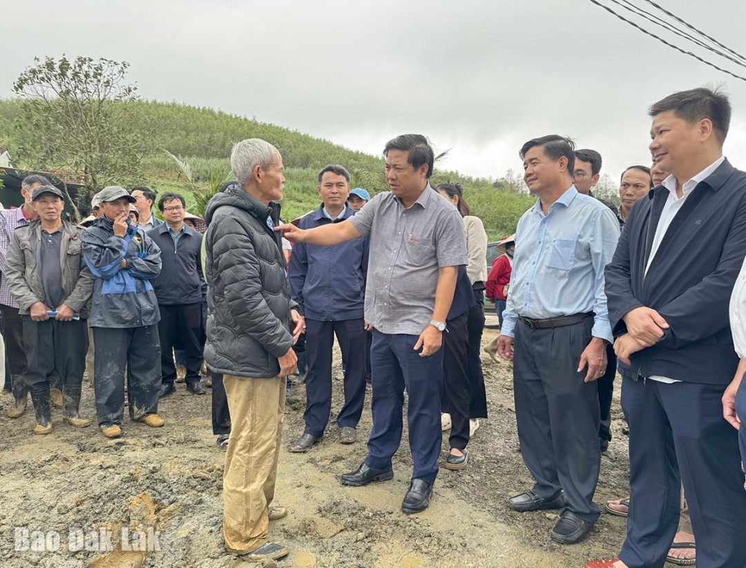 Bí thư Tỉnh ủy Lương Nguyễn Minh Triết kiểm tra công tác khắc phục thiệt hại do thiên tai