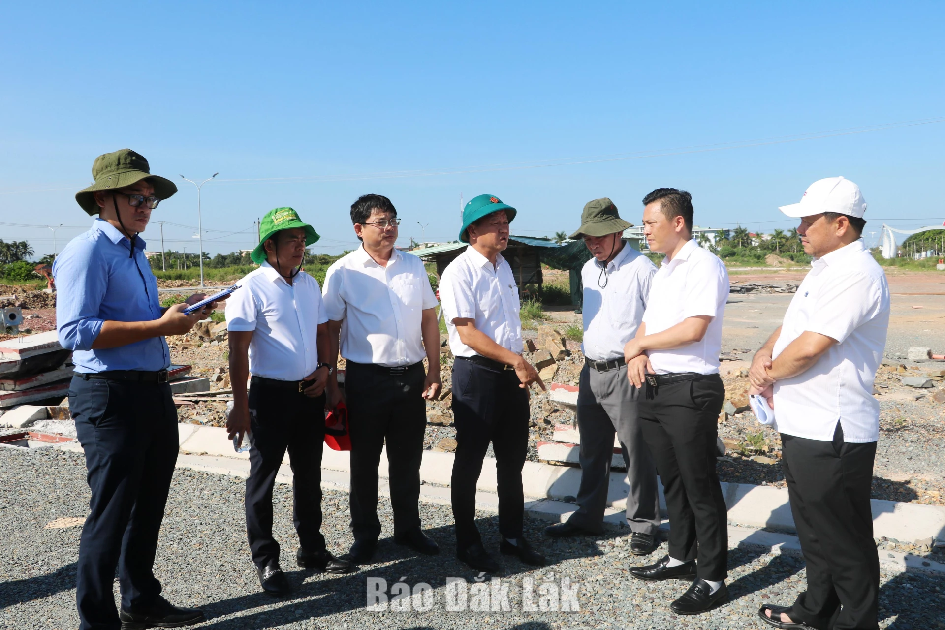 Đẩy nhanh giải phóng mặt bằng, bảo đảm tiến độ giải ngân